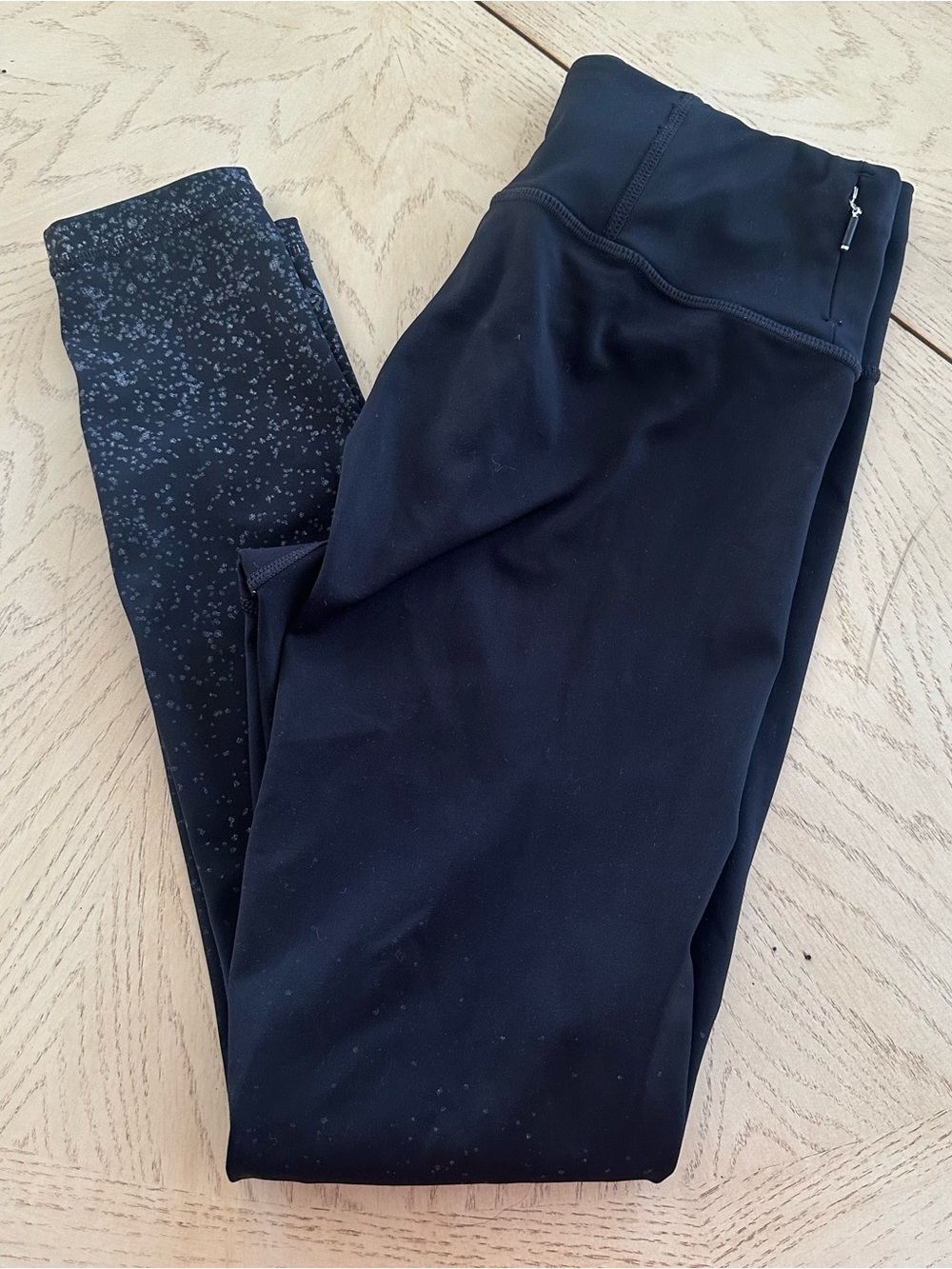 Athleta Contender Splatter Reflective 7/8 Tight XS